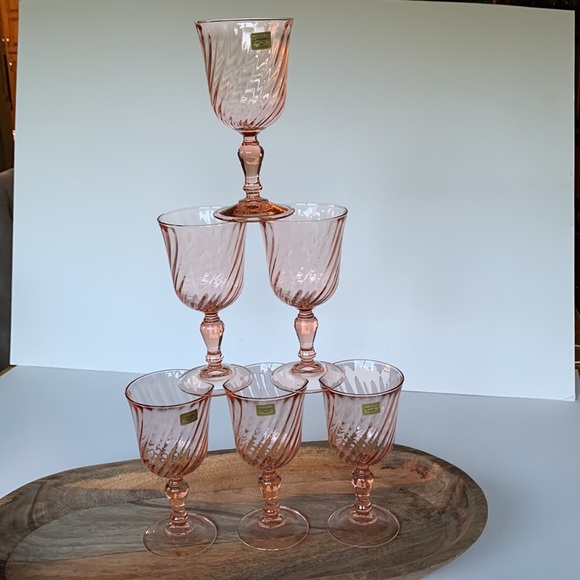 Pink Luminarc Depression Glasses (6) - Picture 3 of 8